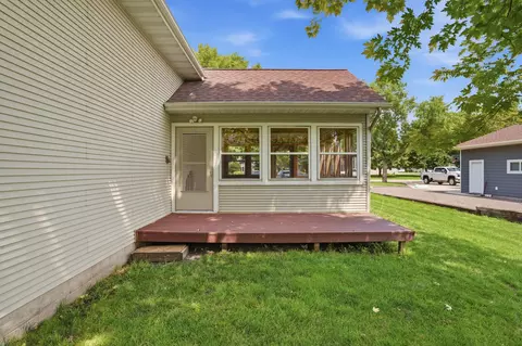 Exterior - 805 26th Ave SW, Willmar, MN 56201 photo 6 of 12