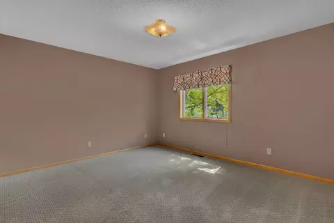 Bedroom - 805 26th Ave SW, Willmar, MN 56201 photo 4 of 11