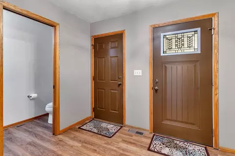 Entry Way - 805 26th Ave SW, Willmar, MN 56201 photo 1 of 3