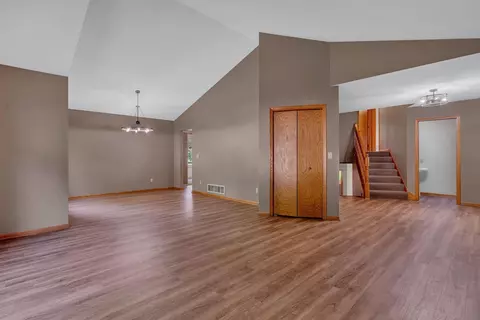 Living - 805 26th Ave SW, Willmar, MN 56201 photo 4 of 6