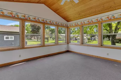 Exterior - 805 26th Ave SW, Willmar, MN 56201 photo 10 of 12