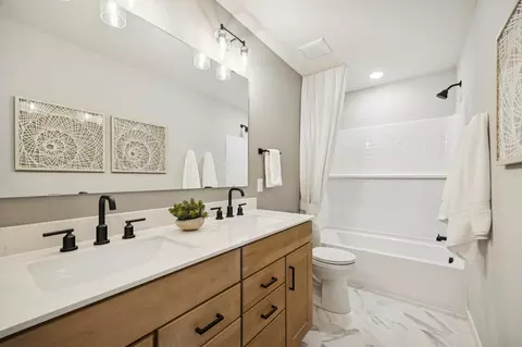 Bath - 1533 149th St, Rosemount, MN 55068 photo 4 of 4