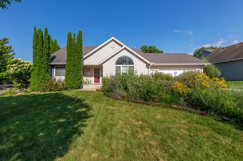 1035 Smith Ave, Owatonna, MN 55060