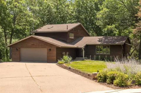 17870 Jaguar Cir, Lakeville, MN 55044