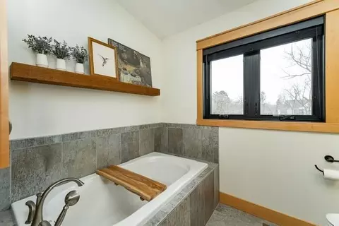 Bath - 503 24th St SW, Austin, MN 55912 photo 2 of 6