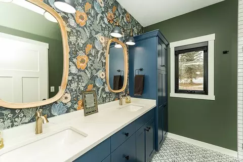 Bath - 503 24th St SW, Austin, MN 55912 photo 5 of 6