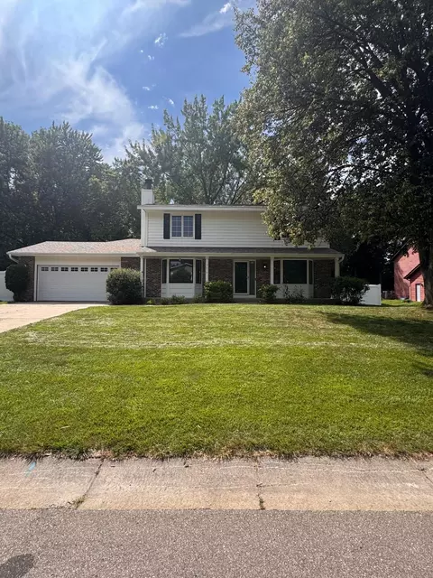 7610 Heritage Rd, Eden Prairie, MN 55346