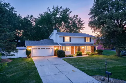 7610 Heritage Rd, Eden Prairie, MN 55346