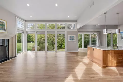 2224 Portico Grn, Wayzata, MN 55391