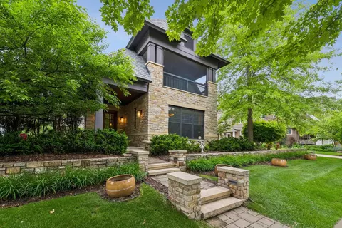 2224 Portico Grn, Wayzata, MN 55391