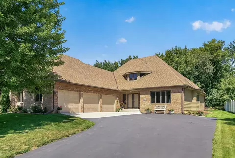 71 Marcin Hl, Burnsville, MN 55337