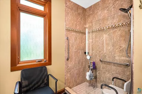 Bath - 6906 W Van Rd, Duluth, MN 55803 photo 3 of 4