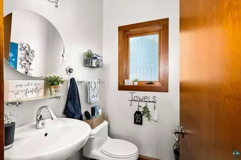 Bath - 6906 W Van Rd, Duluth, MN 55803 photo 1 of 4