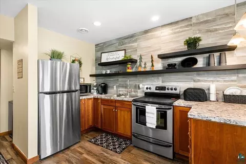 Kitchen - 6906 W Van Rd, Duluth, MN 55803 photo 5 of 6