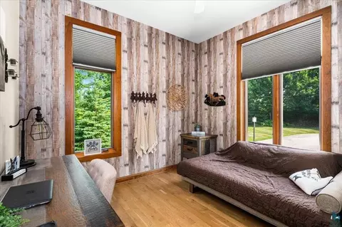 Bedroom - 6906 W Van Rd, Duluth, MN 55803 photo 3 of 8