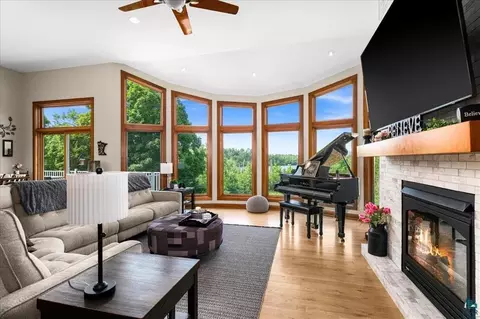 Living - 6906 W Van Rd, Duluth, MN 55803 photo 2 of 7