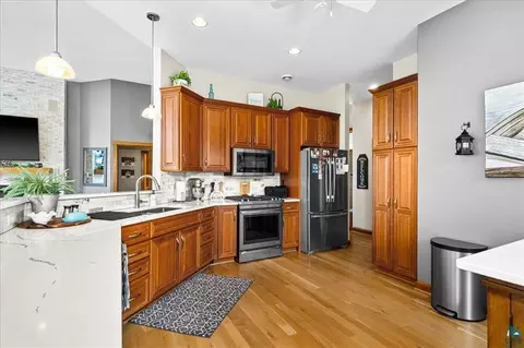 Kitchen - 6906 W Van Rd, Duluth, MN 55803 photo 1 of 6