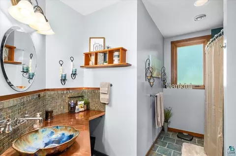Bath - 6906 W Van Rd, Duluth, MN 55803 photo 4 of 4