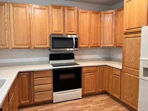13954 Erwin Ct, Eden Prairie, MN 55344