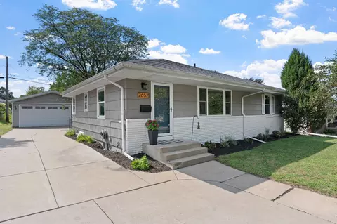 2652 Florida Ave S, Saint Louis Park, MN 55426