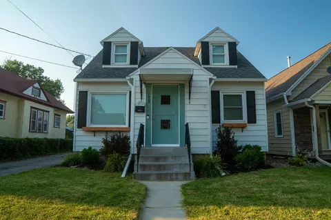 1223 2nd St NE, Rochester, MN 55906