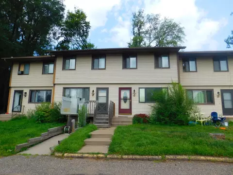1477 Arkwright St #C, Saint Paul, MN 55130