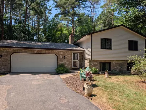 20512 7th St NE, Cedar, MN 55011