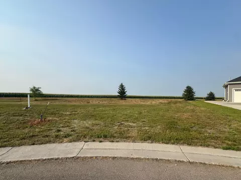 526 8th St N, Casselton, ND 58012