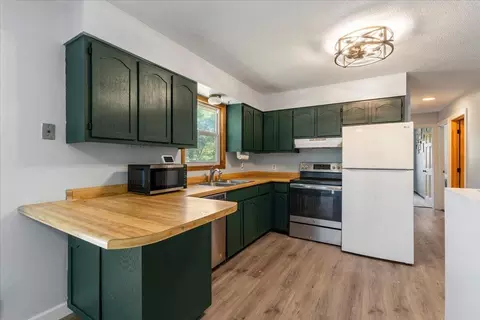 Kitchen - 6380 Excelsior Rd, Baxter, MN 56425 photo 1 of 2