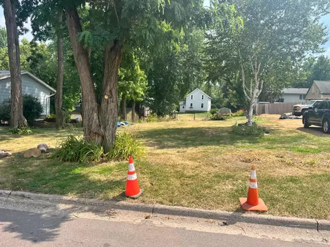 25 Nn Butler Ave E, South Saint Paul, MN 55075