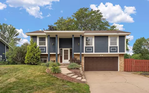 1006 Van Buren St S, Shakopee, MN 55379