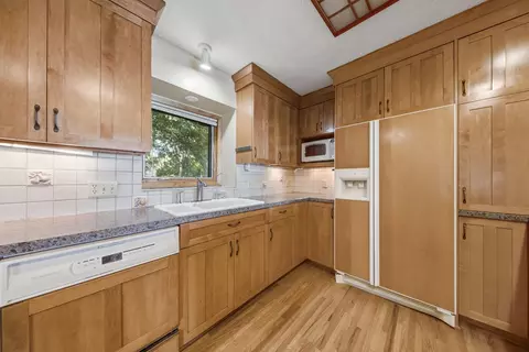 Kitchen - 5525 Timber Ln, Excelsior, MN 55331 photo 2 of 3