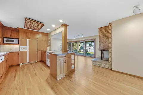 Kitchen - 5525 Timber Ln, Excelsior, MN 55331 photo 3 of 3