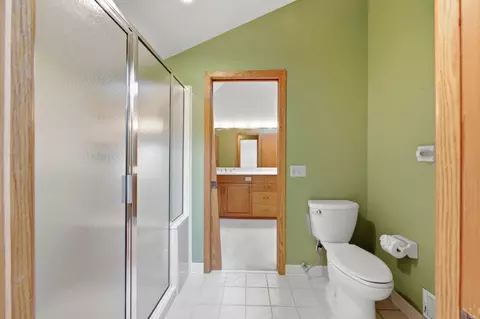 Bath - 5525 Timber Ln, Excelsior, MN 55331 photo 2 of 3