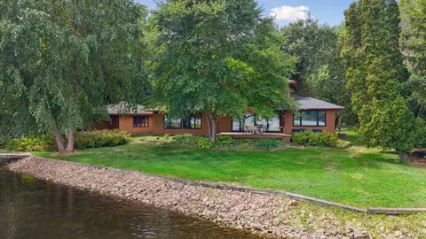 Exterior - 5525 Timber Ln, Excelsior, MN 55331 photo 2 of 9
