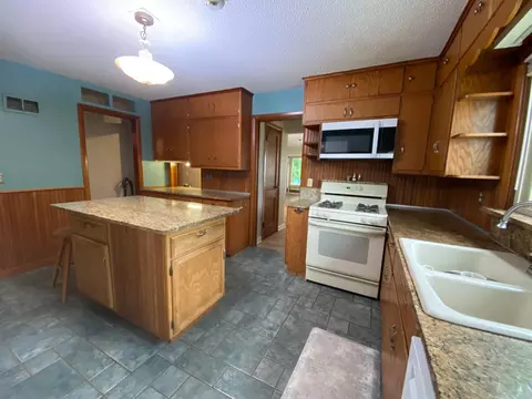 Kitchen - 11381 Hubert Ln, Cold Spring, MN 56320 photo 5 of 7