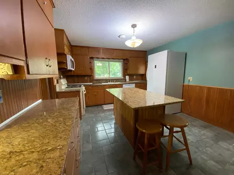 Kitchen - 11381 Hubert Ln, Cold Spring, MN 56320 photo 2 of 7