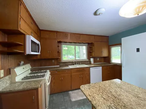 Kitchen - 11381 Hubert Ln, Cold Spring, MN 56320 photo 3 of 7