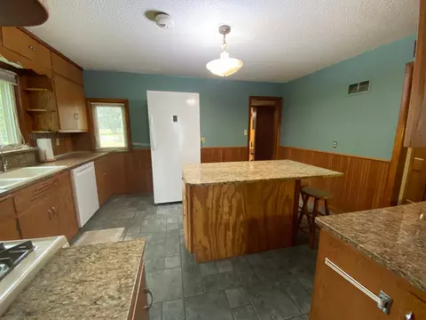 Kitchen - 11381 Hubert Ln, Cold Spring, MN 56320 photo 4 of 7