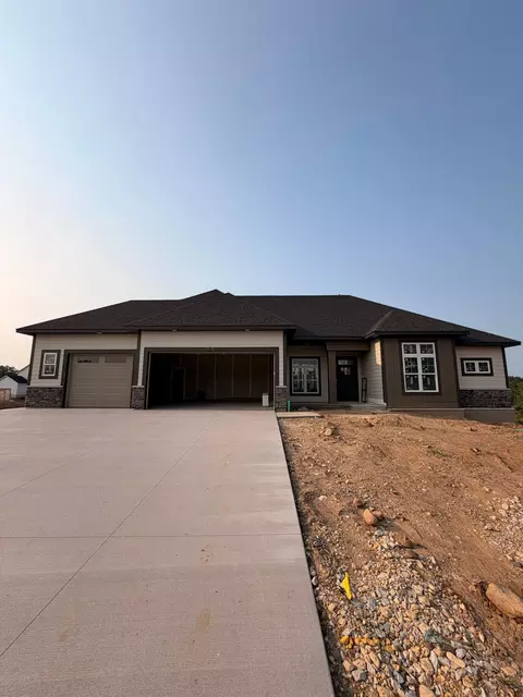 18583 Jabiru Ct, Lakeville, MN 55044