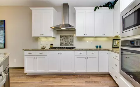 Kitchen - 4972 Oak St, Maple Plain, MN 55359 photo 3 of 5