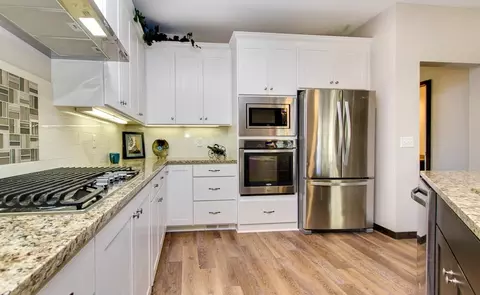Kitchen - 4972 Oak St, Maple Plain, MN 55359 photo 2 of 5