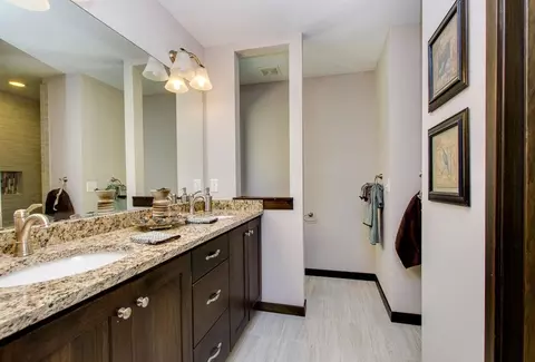 Bath - 4972 Oak St, Maple Plain, MN 55359 photo 1 of 1