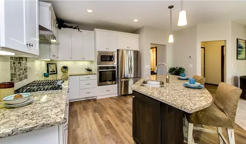 Kitchen - 4972 Oak St, Maple Plain, MN 55359 photo 4 of 5