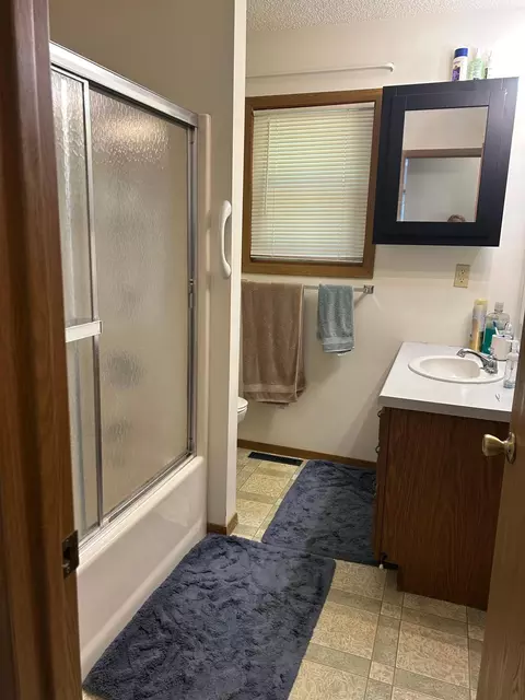 Bath - 2220 Spruce Dr #1, Brainerd, MN 56401 photo 1 of 1