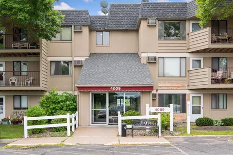 4009 Heritage Hills Dr #207, Bloomington, MN 55437