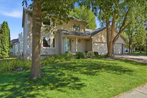 18997 Nature Ln, Eden Prairie, MN 55346