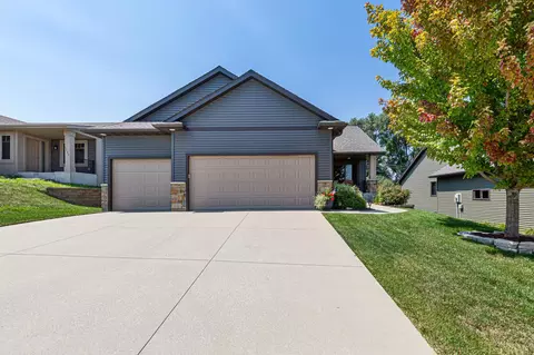 1285 Turnberry Dr SE, Rochester, MN 55904