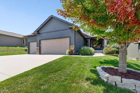 1285 Turnberry Dr SE, Rochester, MN 55904
