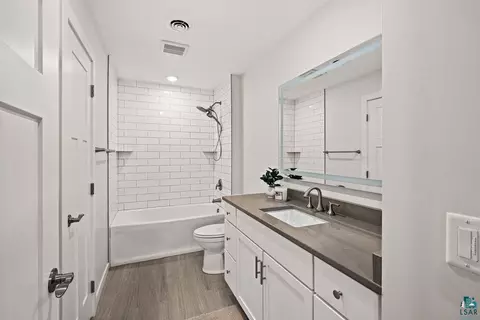 Bath - 3971 Haines Rd, Hermantown, MN 55811 photo 2 of 5